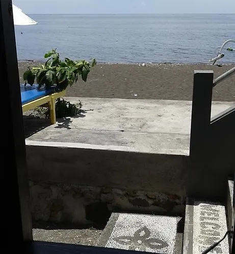 Kadek Alloggio in famiglia Amed